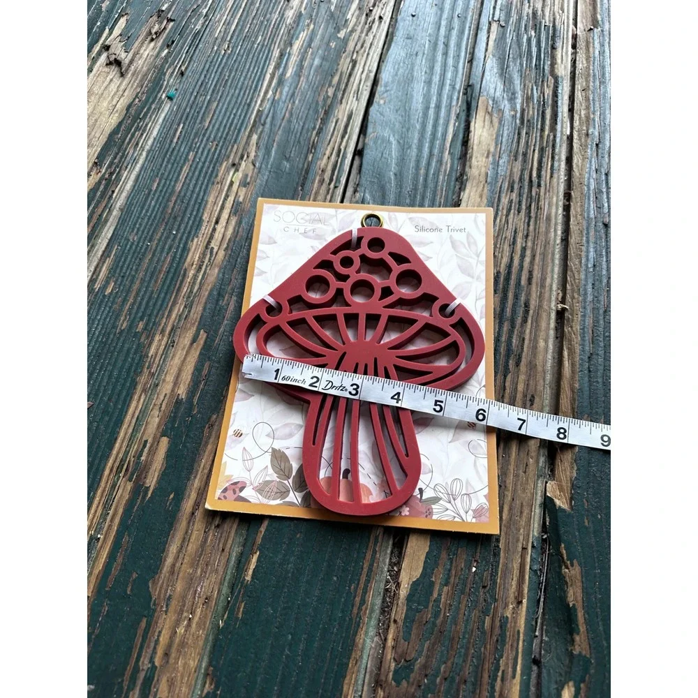 Social Chef Mushroom Silicone Trivet Rust Red Heat Resistant Mat BUHASTRVT1